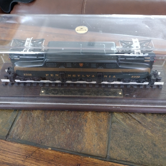 Lionel Hallmark HO Great American Railways 2332 Locomotive GG-1 - Picture 1 of 6